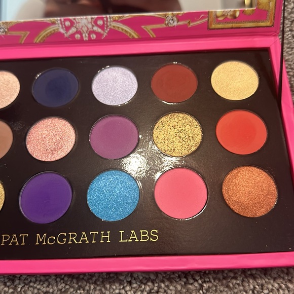 Pat mcgrath holiday eyeshadow palette, nwot - Picture 4 of 6